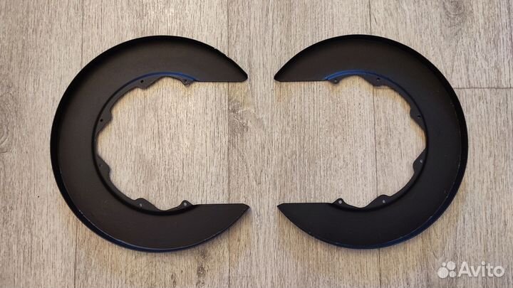 Щит опорный задний Mitsubishi Lancer 10