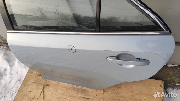 Toyota Камри Левая задняя дверь 55