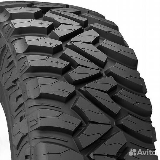 Kumho Road Venture AT52 315/70 R17