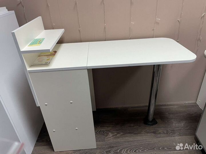 Маникюрный стол с вытяжкой бу