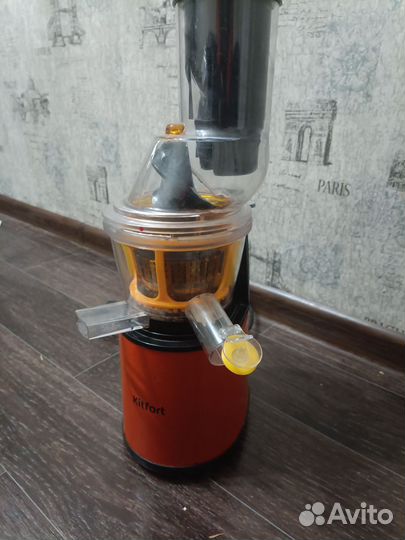 Соковыжималка шнековая Kitfort KT-1102-1