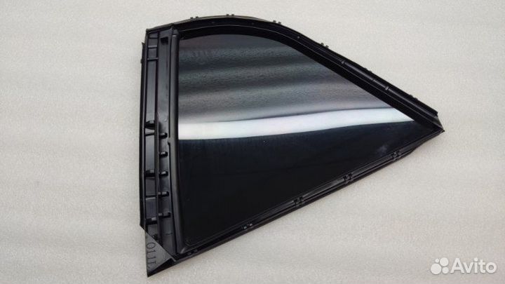 Стекло двери (форточка) заднее левое Toyota Camry
