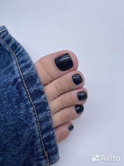 Модель на педикюр