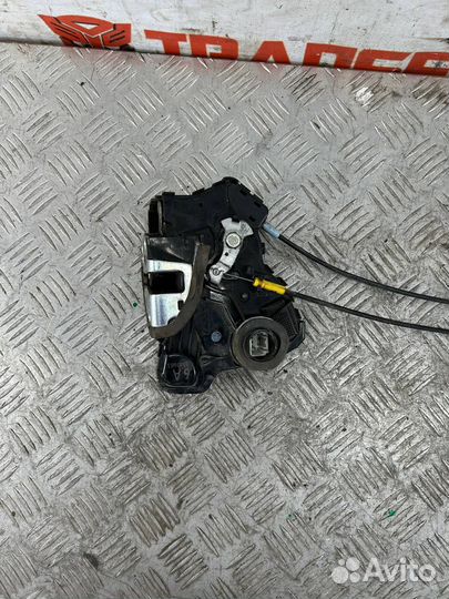 Замок двери передний правый Тойота Королла Филдер