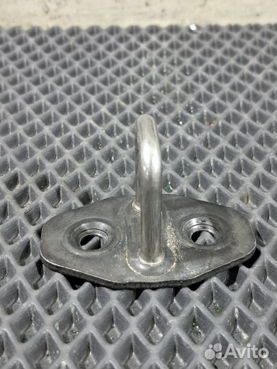 Петля замка багажника Porsche Cayenne 958 M55.02