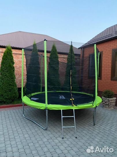 Батут с защитной сеткой 305 см