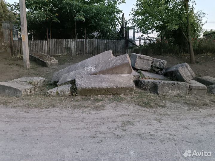 Бетонные блоки для фундамента б/у