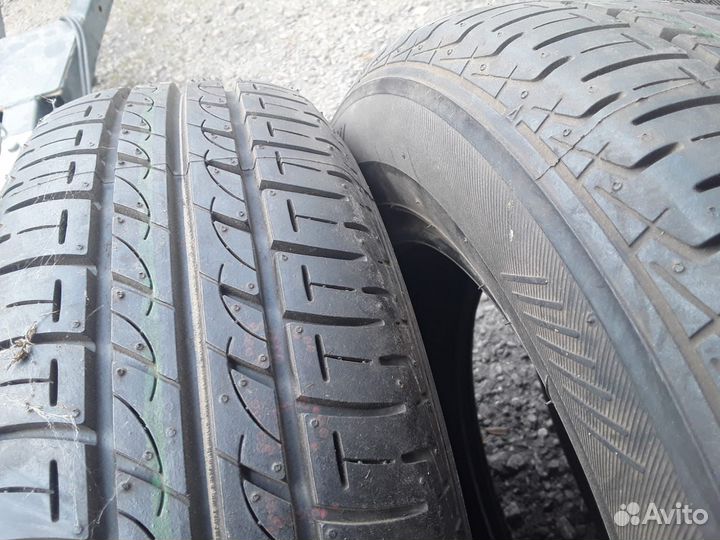 Bridgestone Sneaker 165/65 R13 77S