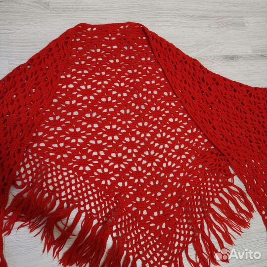 Шаль ручной вязки