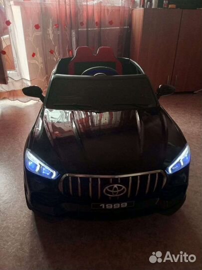Детский электромобиль Toyota 1999
