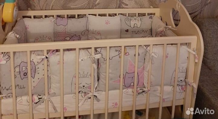 Бортики в кроватку с постельным бельём