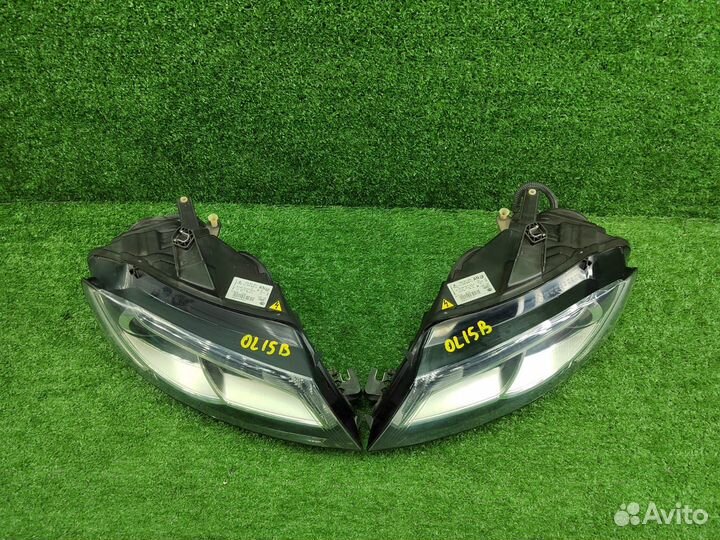 Фара левая правая Xenon 2й рест комплект VAG Audi