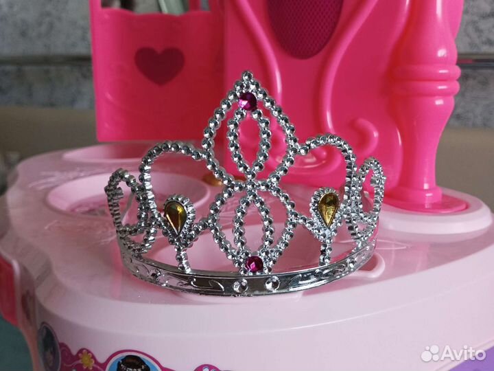 Детский туалетный столик