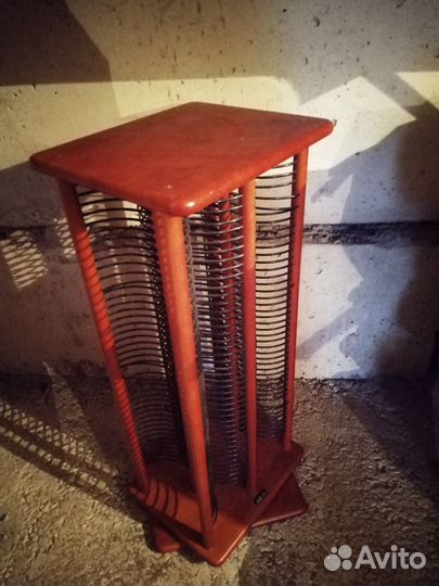 Подставка под компакт-диски