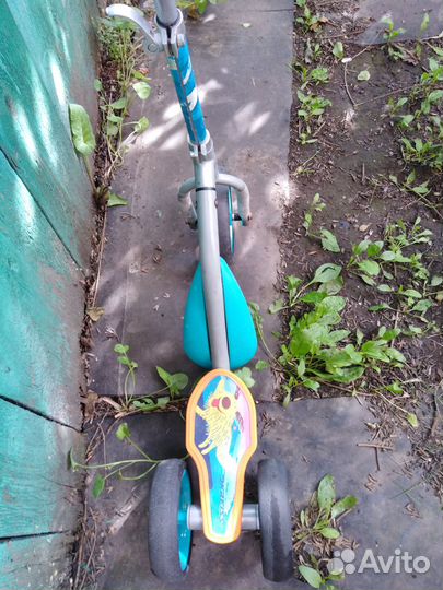 Детский Самокат бу трехколесный железо