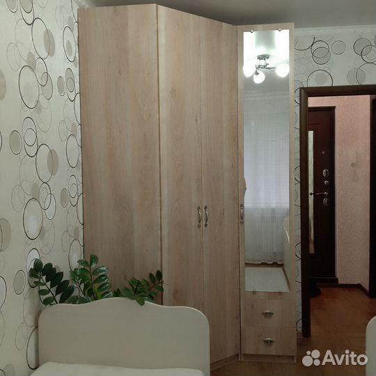 Угловой шкаф