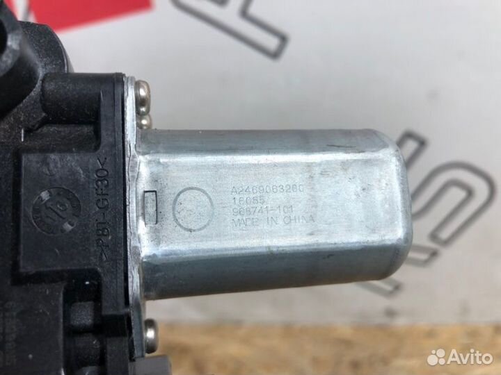 Мотор стеклоподъемника задний правый Mercedes-Benz