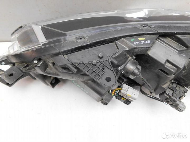 Фара правая Mitsubishi Pajero Sport