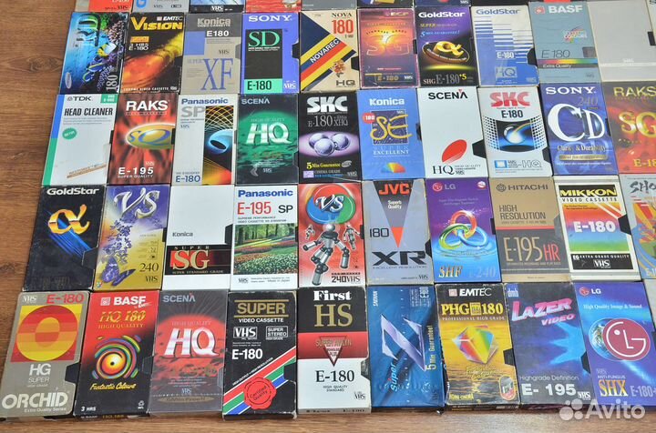 Коллекция видеокассет 103 шт. разные