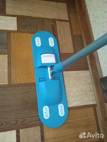 Швабра из прочного пластика