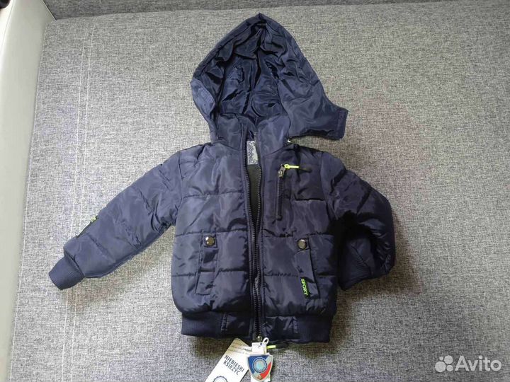 Курточка Деми очень красивая