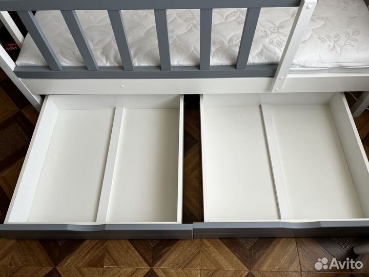 Детская кровать домик