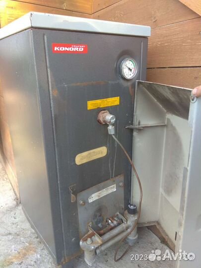 Газовый котел двухконтурный напольный