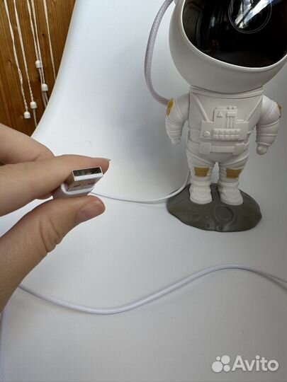 Проектор-ночник Космонавт стоящий ForAll Cosmo