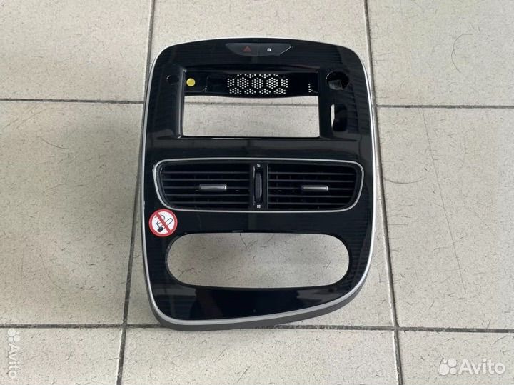 Рамка магнитолы с дефлекторами Рено Клио 4