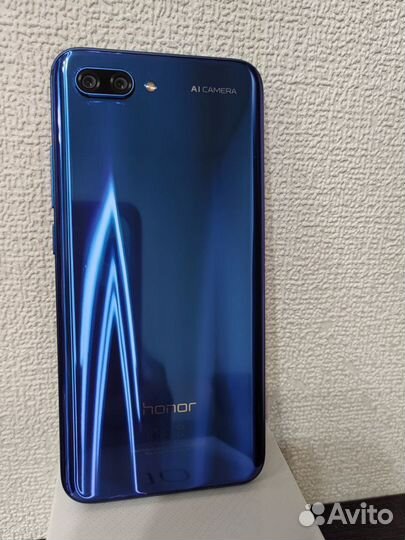 HONOR 10, 4/64 ГБ