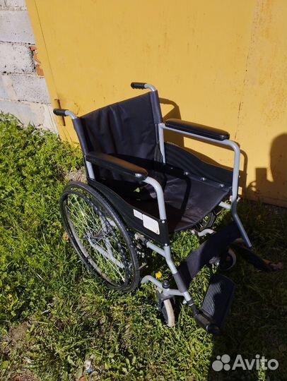 Инвалидная коляска складная бу
