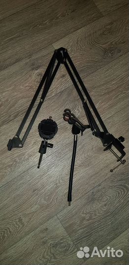 Настольная стойка и насадка для микрофона