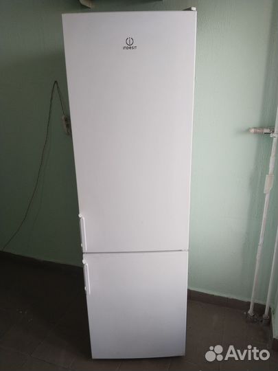 2 метра,NO Frost total,Indesit 324 литра-2 года