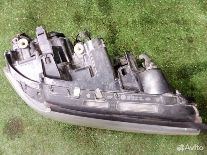 Фара ксеноновая передняя правая Bmw 7-Series E65