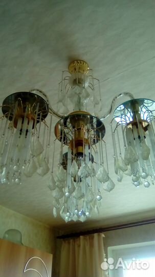 Люстра с подвесками под хрусталь