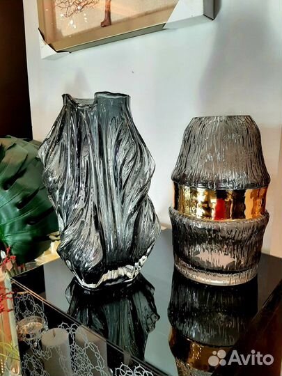 Ваз для цветов стеклянная черно-золотая