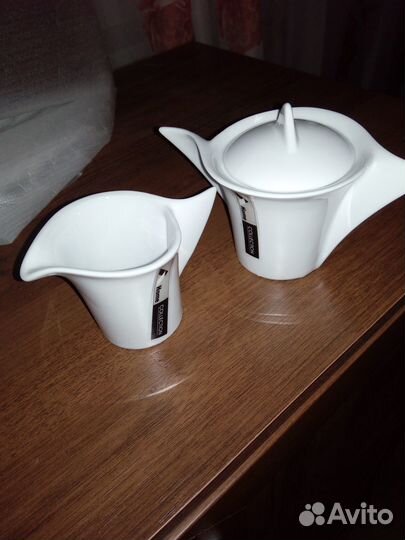 Сахарница и молочник