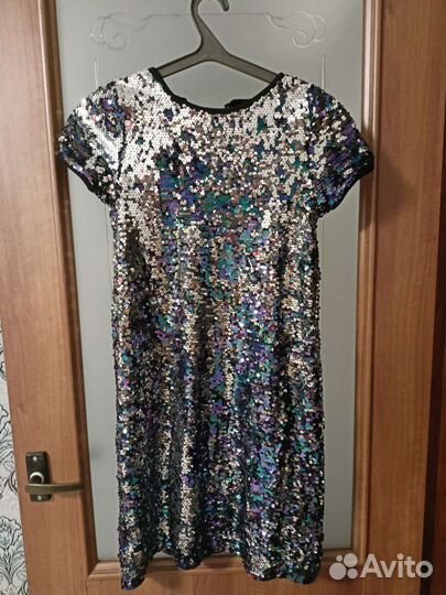 Лот нарядных платьев для девочки