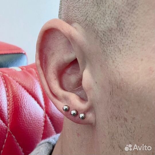 Модель на пирсинг