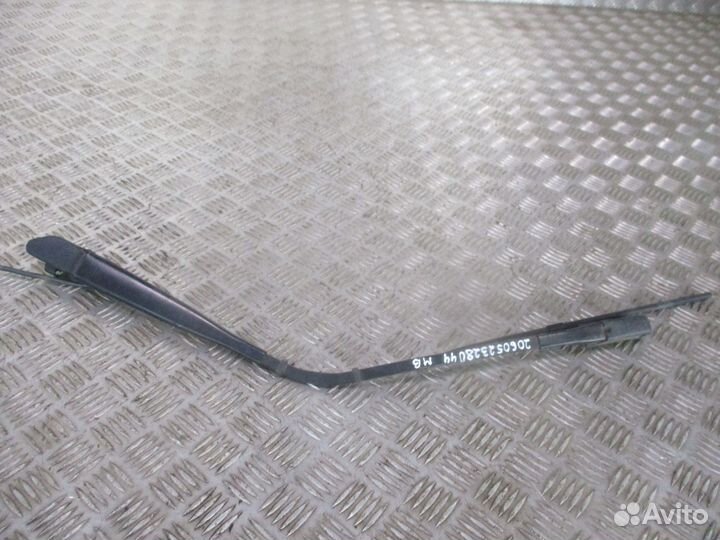 Поводок дворников Mercedes-Benz A9608201444