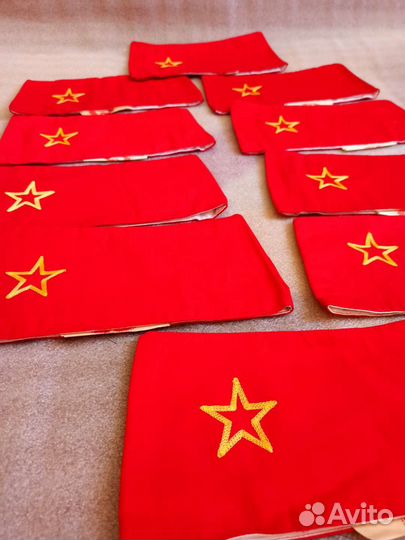 Пилотка с этикеткой СССР 1989 года красная