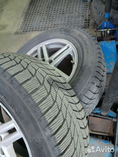 Triangle Snowlink TWT02 235/65 R17 108R