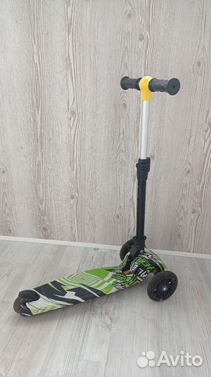 Самокат детский трехколесный