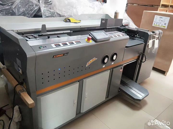 Термоклеевая машина EAV-S2000E