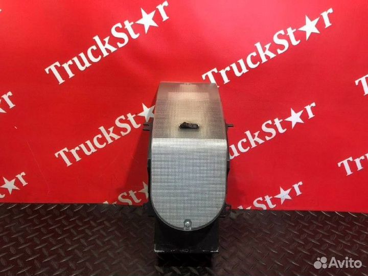 Плафон внутреннего освещения правый