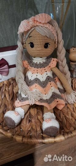 Вязаная куколка ручной работы