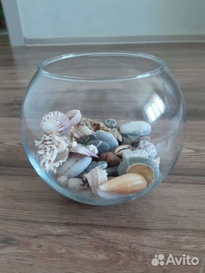 Ваза с камнями