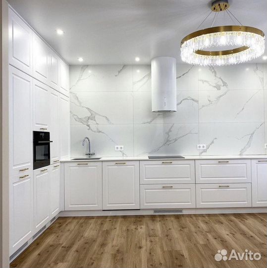 Кухонный гарнитур под мрамор