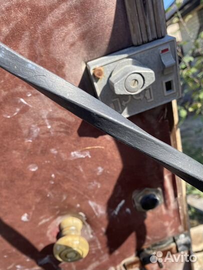 Дверь входная металлическая