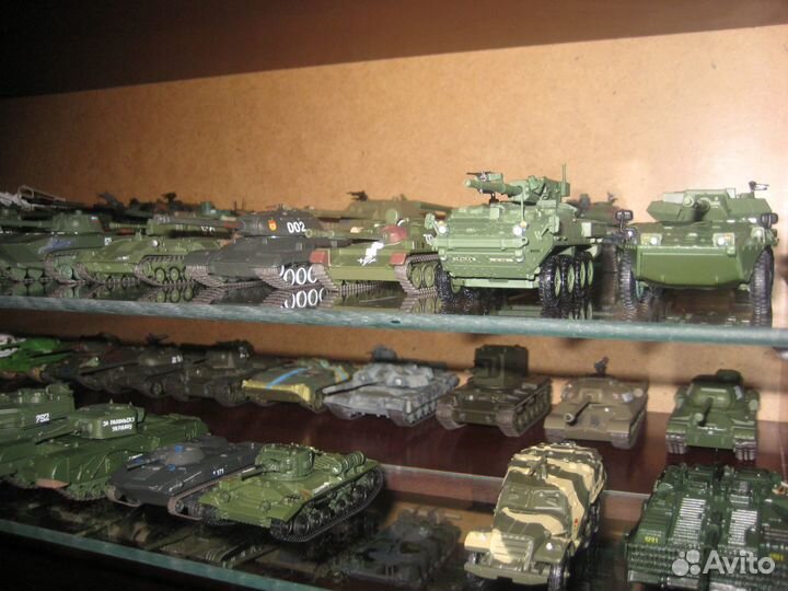 80 масштабных моделей бронетехники (1/72)
